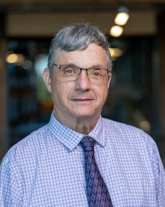 Headshot photo of Dennis Lindstrom