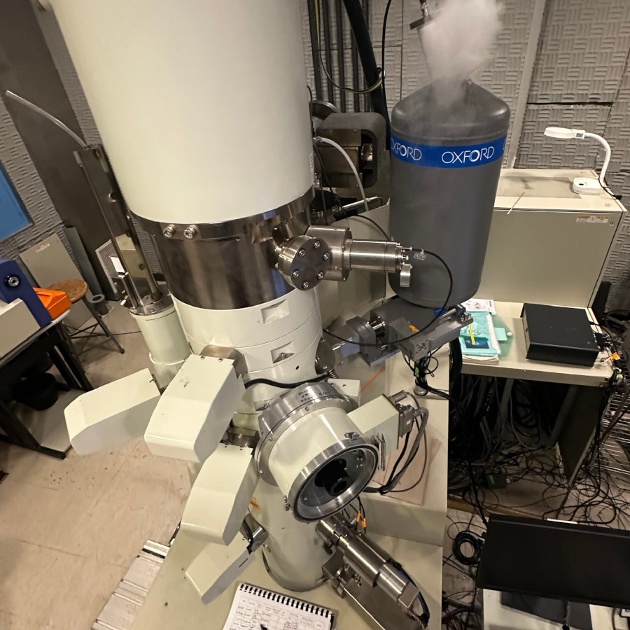 Image of the JEOL 2200FS TEM